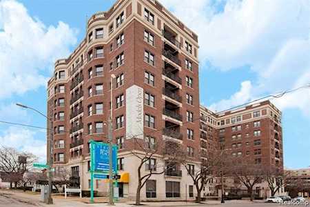 2900 E Jefferson Ave #D501 Detroit, MI 48207