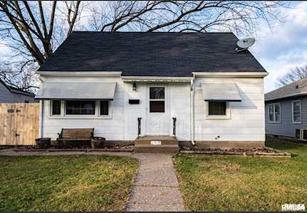 1610 W Hayes St Davenport, IA 52804