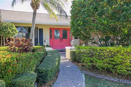 6633 Greenbrier Dr Seminole, FL 33777