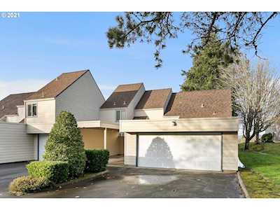 381 NE Village Squire Ave #7 Gresham, OR 97030