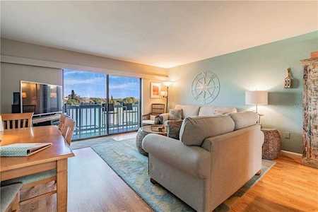 143 94th Ave #3 Treasure Island, FL 33706
