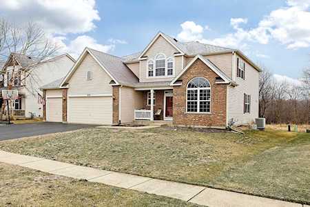 829 Sterling Heights Dr Antioch, IL 60002