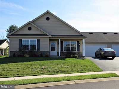 2 Willoughby Ln Gettysburg, PA 17325