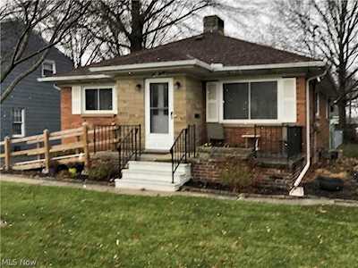 130 Caroline St Elyria, OH 44035