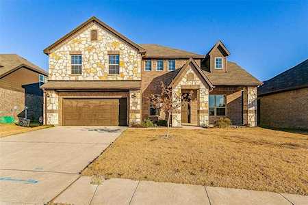 228 Ovaletta Drive Justin, TX 76247