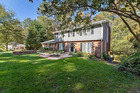 1572 Rochelle Dr Dunwoody, GA 30338