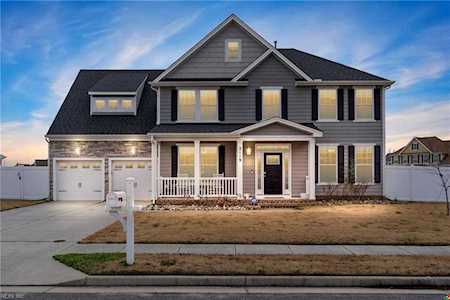 2119 Bellflower Way Chesapeake, VA 23323