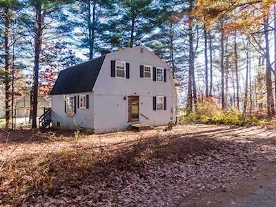 20 Lakeview Rd North Brookfield, MA 01535