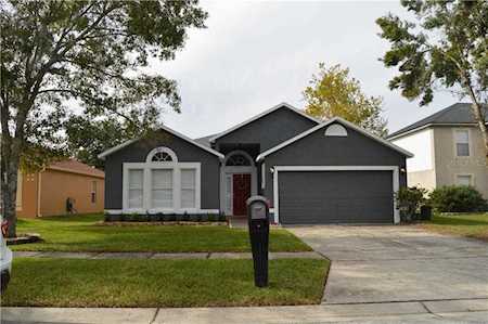 312 Pleasant Gardens Dr Apopka, FL 32703