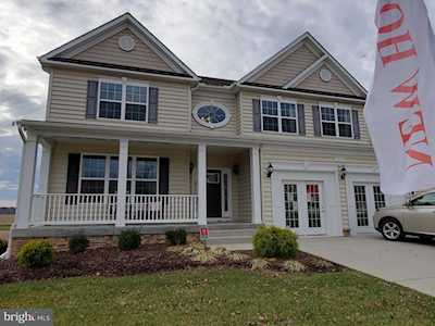 24307 Broad Creek Dr Hollywood, MD 20636