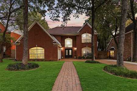 1813 Branch Hollow Lane Grapevine, TX 76051