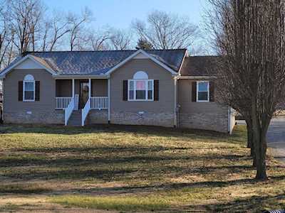 2061 Shawnee Ln Greenbrier, TN 37073