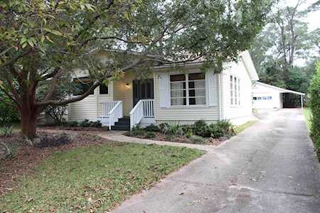1541 Chuli Nene Tallahassee, FL 32301