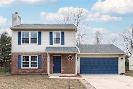 4074 Fairoaks Dr Franklin, IN 46131