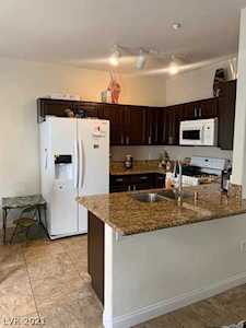 10524 Midnight Gleam Ave Las Vegas, NV 89129