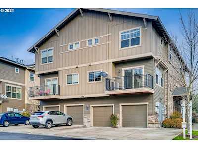 716 NE Adwick Dr Hillsboro, OR 97006