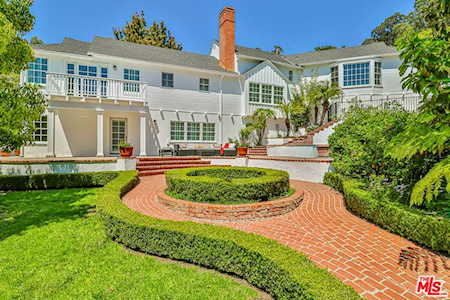 657 N Saltair Avenue Los Angeles, CA 90049