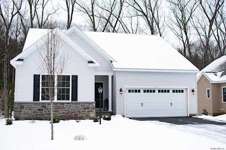 39 Linden Park Dr Clifton Park, NY 12065