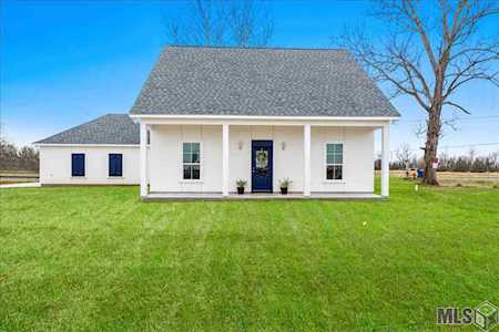 1502 Lamotte Ln Port Allen, LA 70767