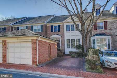 22 Maplewood Park Ct Bethesda, MD 20814