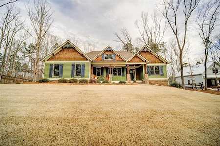 780 White Rd White, GA 30184