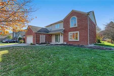 4597 Silver Springs Dr Greenwood, IN 46142