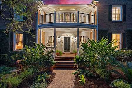 104 Laura LN Austin, TX 78746