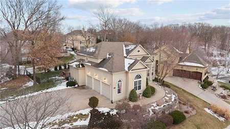6117 Persimmon Ct Parkville, MO 64152