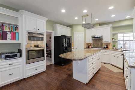 1201 Deepwood Dr Friendswood, TX 77546