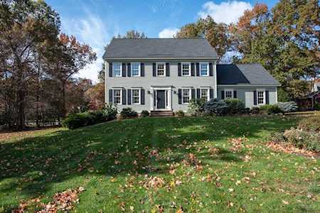 7 Round Table Road Shrewsbury, MA 01545
