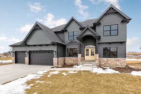 4451 Sassafras Ln Naperville, IL 60564