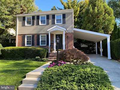 913 Patrick Henry Dr Arlington, VA 22205