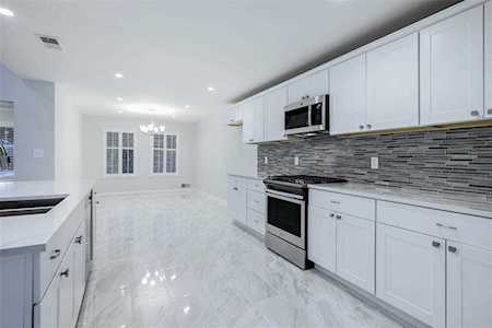 9659 Whitehurst Drive Dallas, TX 75243
