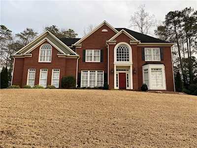 6084 Poplar Bluff Circle Peachtree Corners, GA 30092