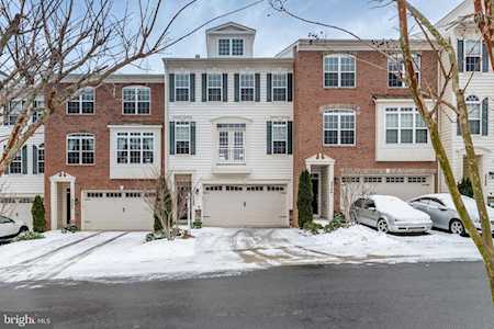 2044 Deertree Ln Rockville, MD 20851
