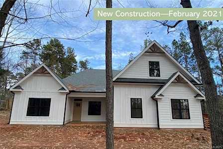 8263 Fairfield Forest Rd Denver, NC 28037