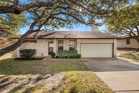 8305 Spring Valley DR Austin, TX 78736