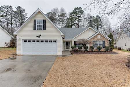 1099 Harbins Pass Dr Dacula, GA 30019