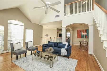 252 Westcott St Houston, TX 77007