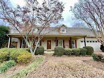 7862 Meadow Trail Dr Memphis, TN 38018