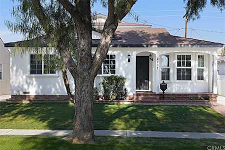2737 Yearling Street Lakewood, CA 90712