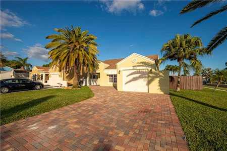 8311 Dynasty Dr Boca Raton, FL 33433