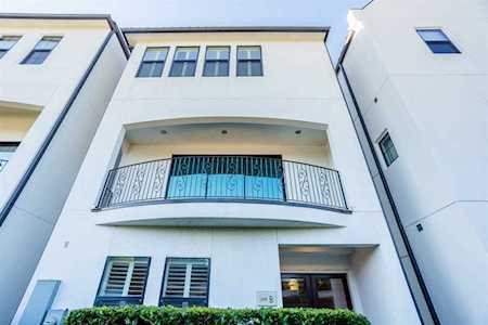 5531 Pine St Houston, TX 77081