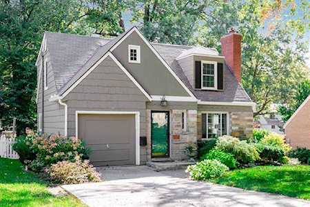 5335 Chadwick Rd Fairway, KS 66205
