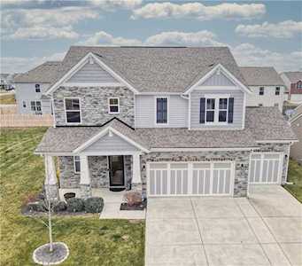 5768 Open Fields Dr Whitestown, IN 46075