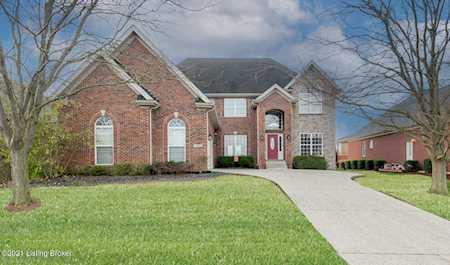 1067 Champions Cir Simpsonville, KY 40067