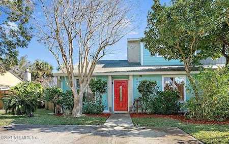 477 Aquatic Dr Atlantic Beach, FL 32233
