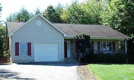 990 Highland Lake Union Hall, VA 24176