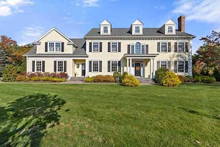 17 Carleton Dr Needham, MA 02492