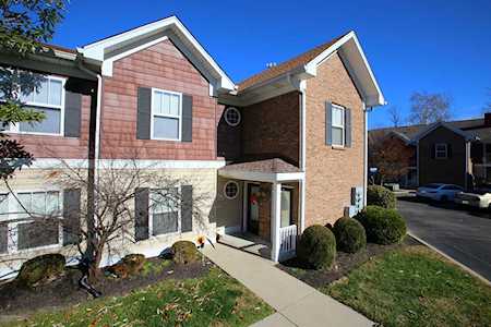 6503 Brook Bend Way #221 Louisville, KY 40229